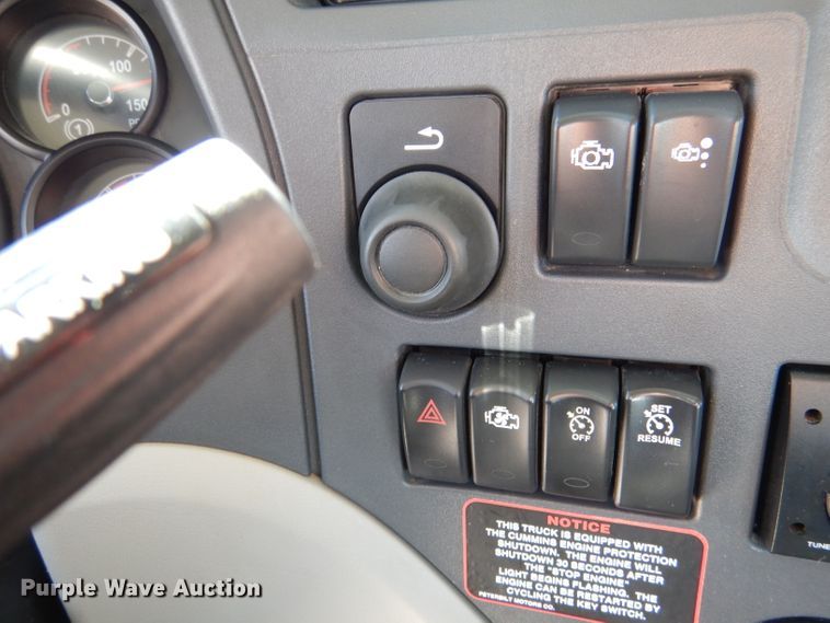 image for item DL2922 2018 Peterbilt 567  semi truck