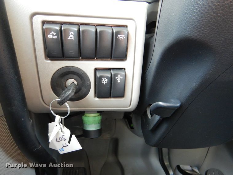 image for item DL2922 2018 Peterbilt 567  semi truck