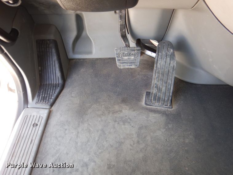 image for item DL2922 2018 Peterbilt 567  semi truck