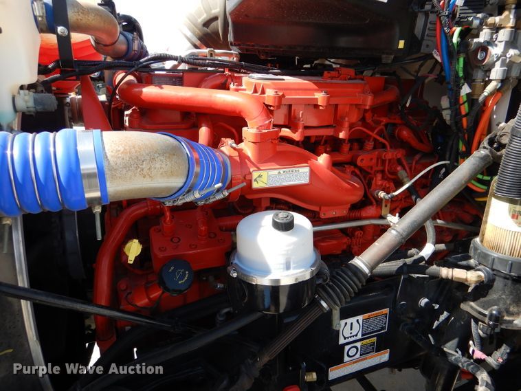 image for item DL2922 2018 Peterbilt 567  semi truck