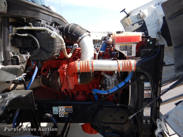 image for item DL2922 2018 Peterbilt 567  semi truck