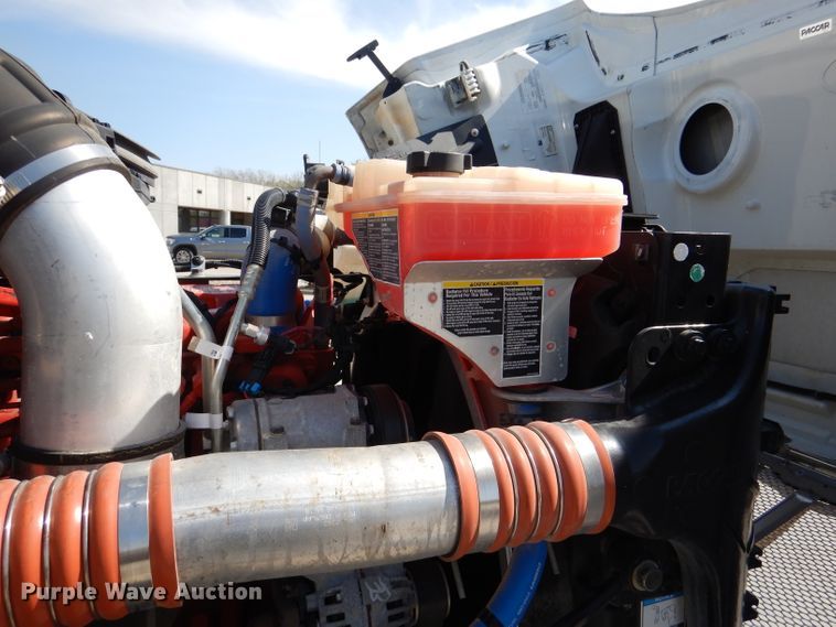 image for item DL2922 2018 Peterbilt 567  semi truck