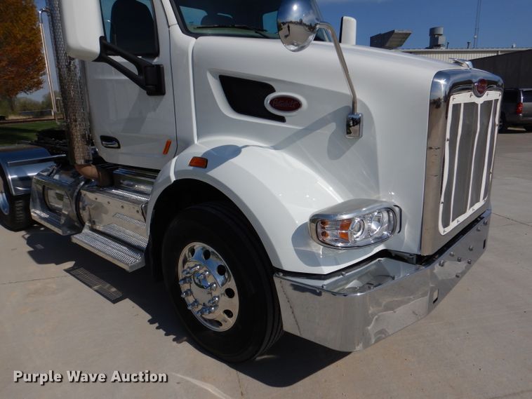 image for item DL2922 2018 Peterbilt 567  semi truck