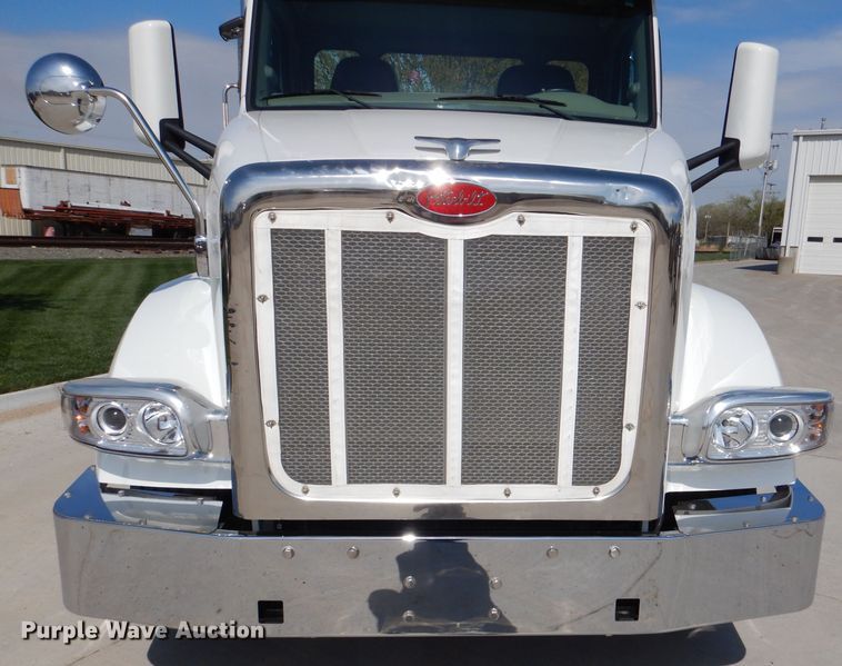 image for item DL2922 2018 Peterbilt 567  semi truck