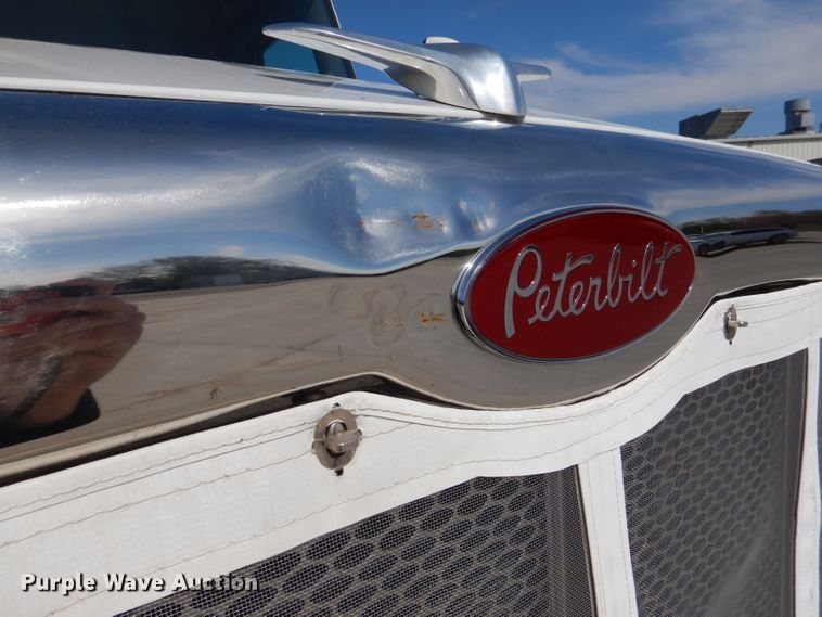 image for item DL2922 2018 Peterbilt 567  semi truck