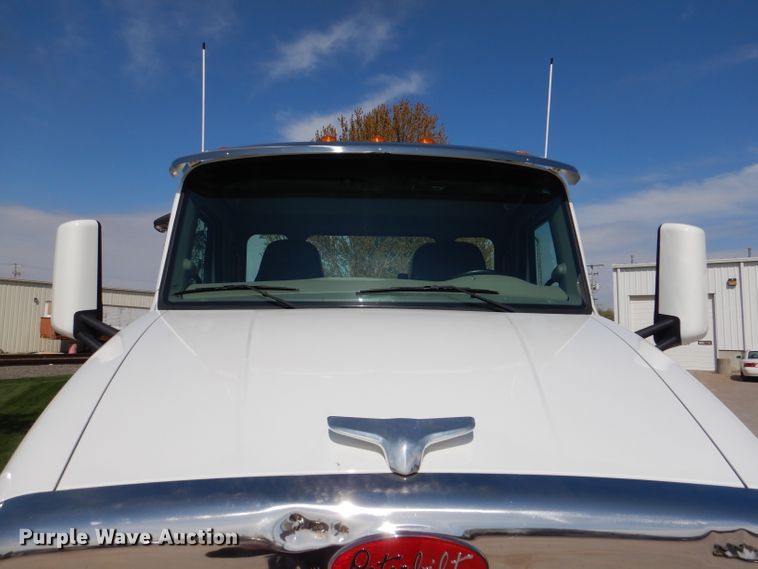 image for item DL2922 2018 Peterbilt 567  semi truck