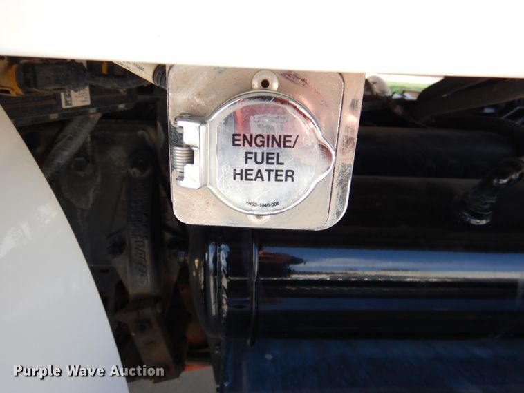 image for item DL2922 2018 Peterbilt 567  semi truck