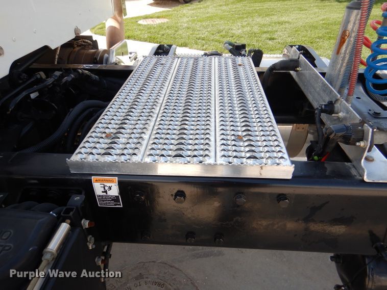 image for item DL2922 2018 Peterbilt 567  semi truck