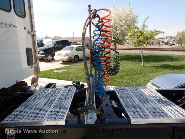 image for item DL2922 2018 Peterbilt 567  semi truck