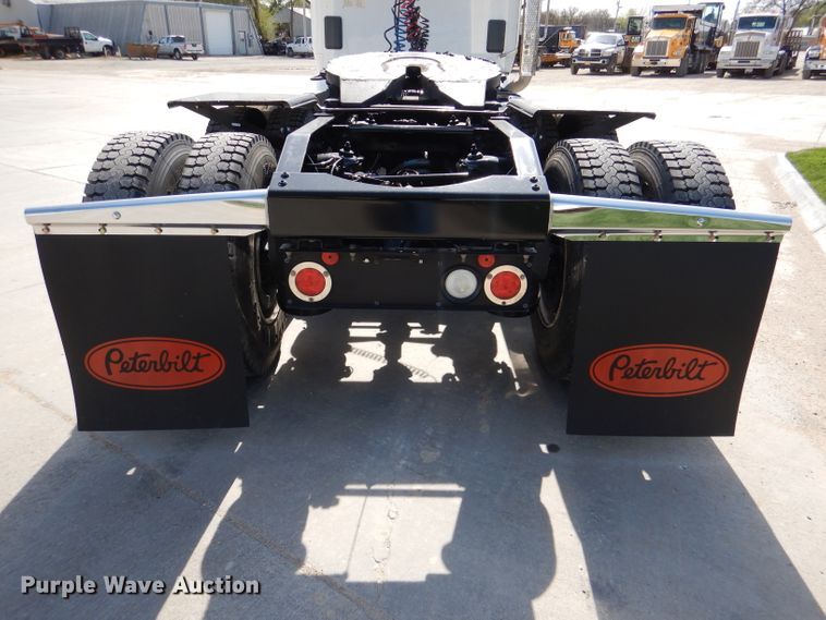 image for item DL2922 2018 Peterbilt 567  semi truck