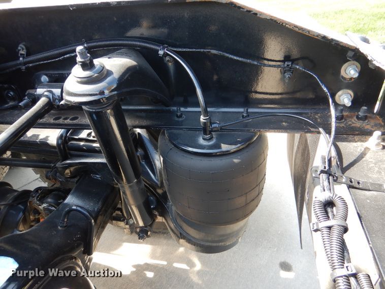 image for item DL2922 2018 Peterbilt 567  semi truck