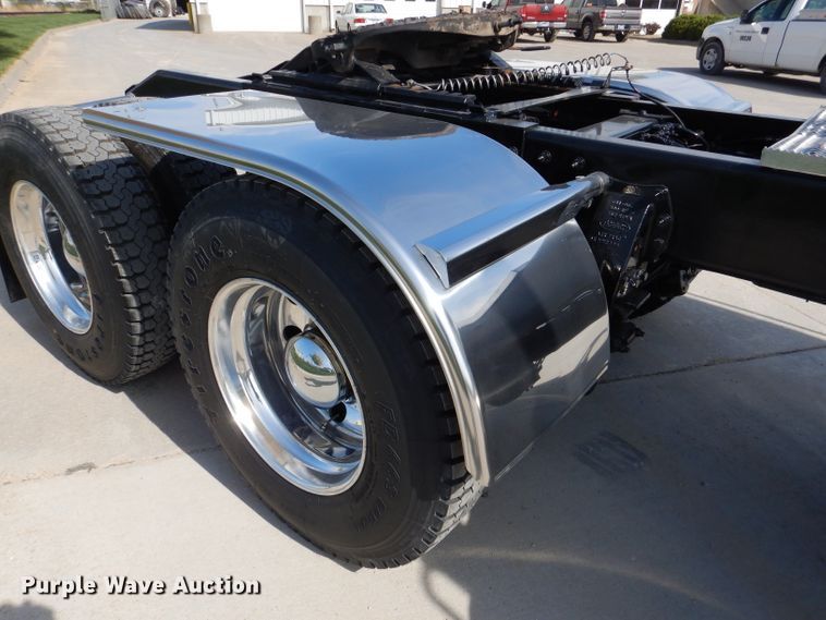 image for item DL2922 2018 Peterbilt 567  semi truck