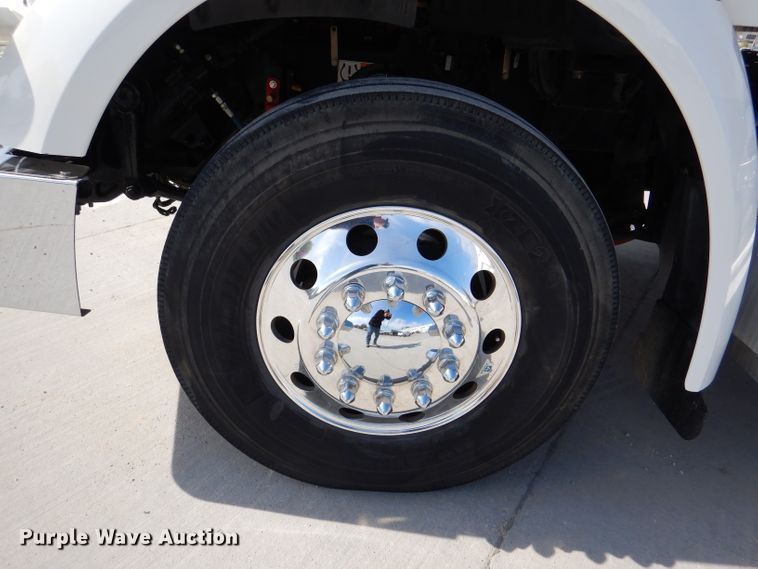 image for item DL2922 2018 Peterbilt 567  semi truck