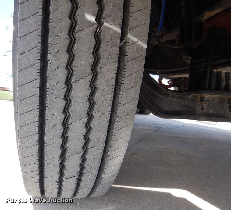 image for item DL2922 2018 Peterbilt 567  semi truck