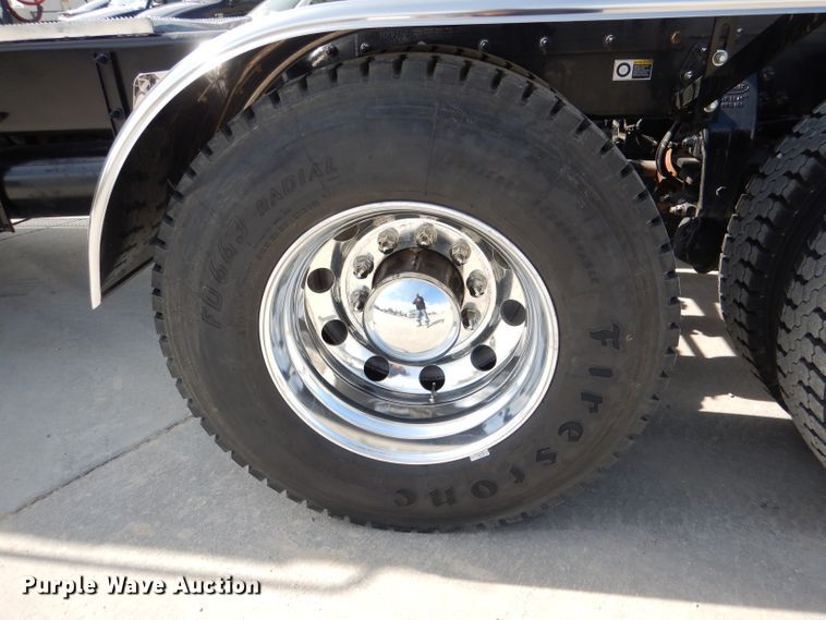 image for item DL2922 2018 Peterbilt 567  semi truck