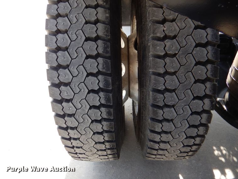 image for item DL2922 2018 Peterbilt 567  semi truck