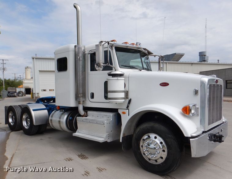 image for item DL8015 2012 Peterbilt 367  semi truck