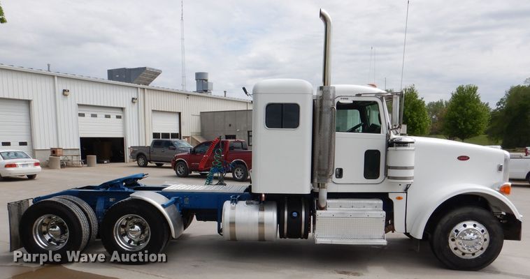 image for item DL8015 2012 Peterbilt 367  semi truck