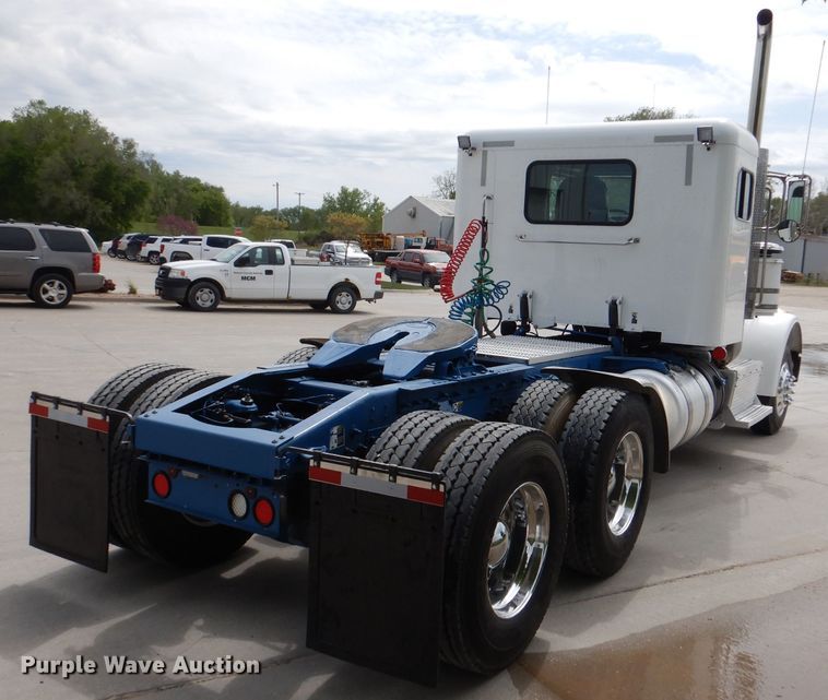 image for item DL8015 2012 Peterbilt 367  semi truck