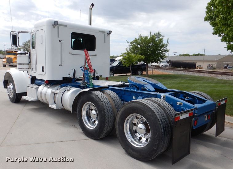 image for item DL8015 2012 Peterbilt 367  semi truck