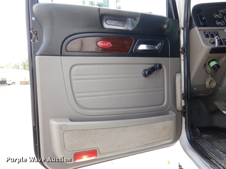 image for item DL8015 2012 Peterbilt 367  semi truck