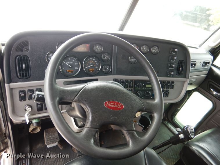 image for item DL8015 2012 Peterbilt 367  semi truck