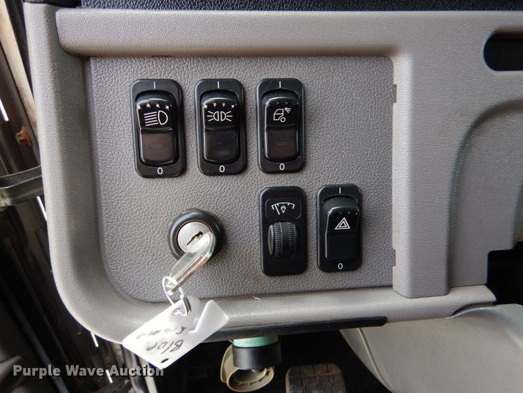 image for item DL8015 2012 Peterbilt 367  semi truck