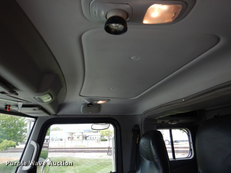 image for item DL8015 2012 Peterbilt 367  semi truck