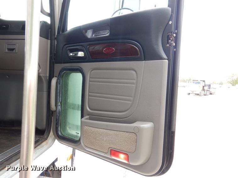 image for item DL8015 2012 Peterbilt 367  semi truck