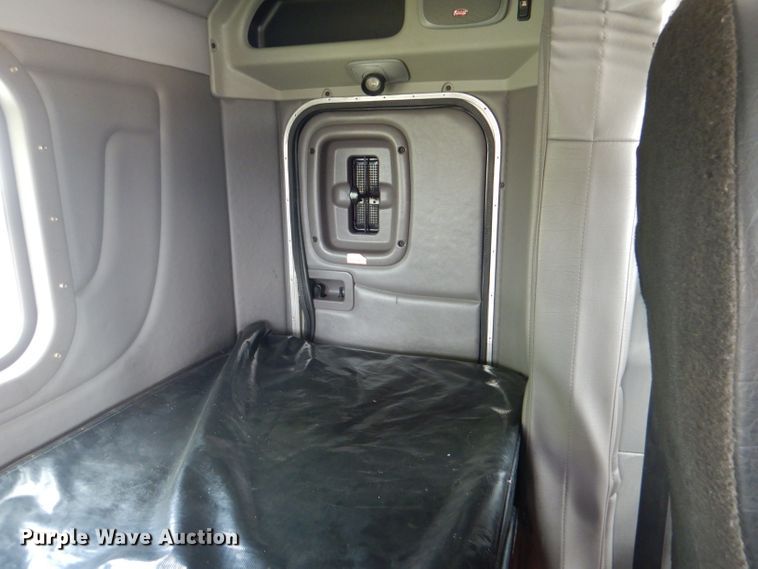 image for item DL8015 2012 Peterbilt 367  semi truck