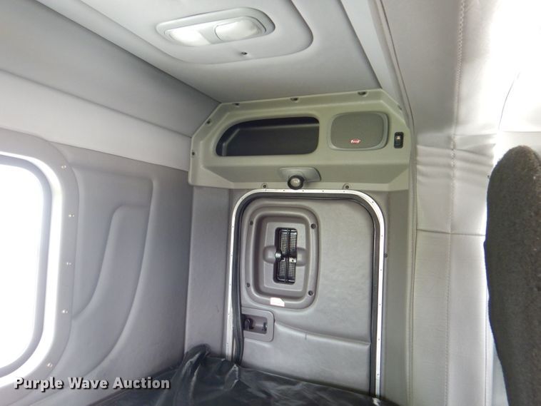 image for item DL8015 2012 Peterbilt 367  semi truck