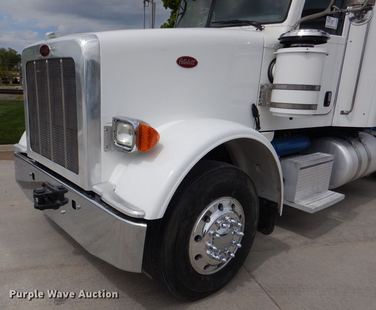 image for item DL8015 2012 Peterbilt 367  semi truck