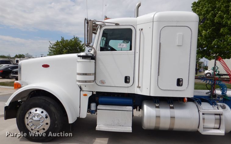 image for item DL8015 2012 Peterbilt 367  semi truck