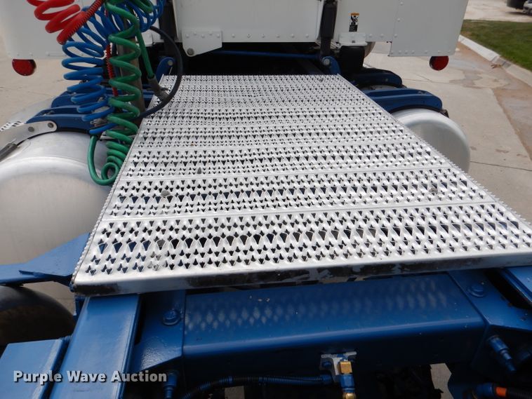 image for item DL8015 2012 Peterbilt 367  semi truck