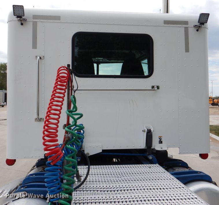 image for item DL8015 2012 Peterbilt 367  semi truck