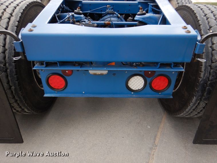 image for item DL8015 2012 Peterbilt 367  semi truck