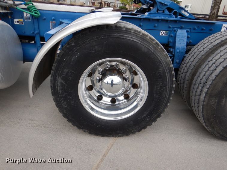 image for item DL8015 2012 Peterbilt 367  semi truck