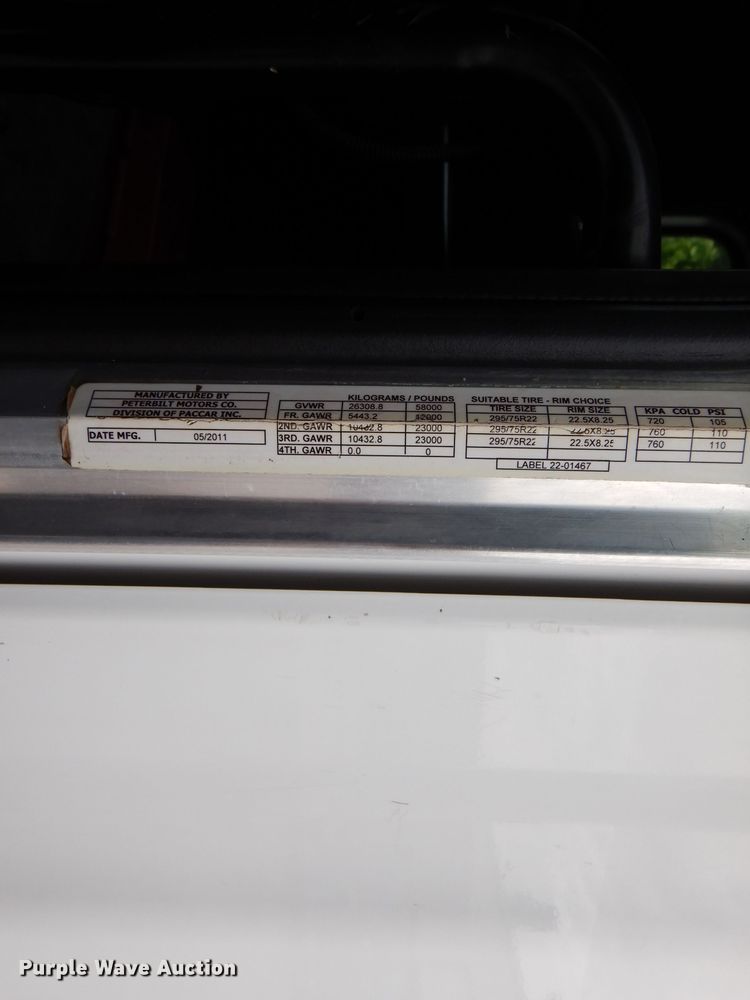 image for item DL8015 2012 Peterbilt 367  semi truck