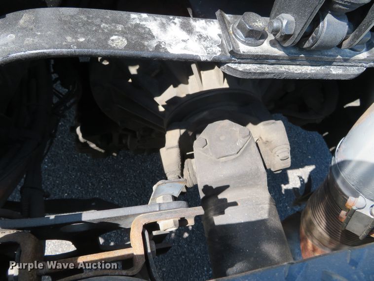 image for item DN5812 2005 International 7600  semi truck