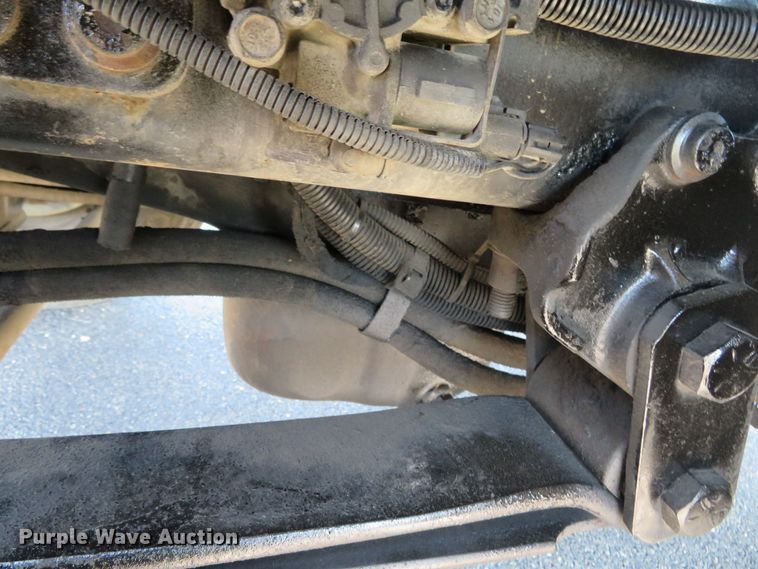 image for item DN5812 2005 International 7600  semi truck