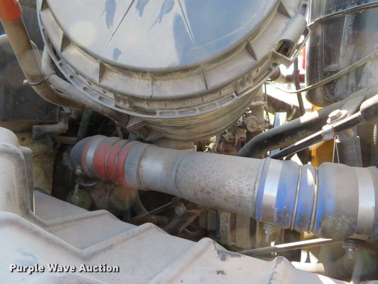 image for item DN5812 2005 International 7600  semi truck