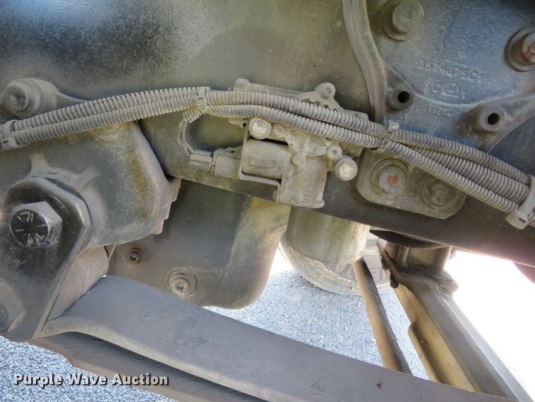 image for item DN5812 2005 International 7600  semi truck