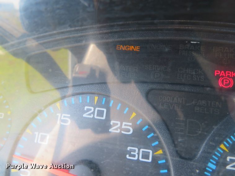 image for item DN5812 2005 International 7600  semi truck