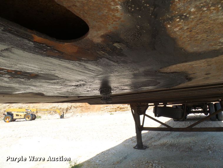 image for item DN6751 2002 Trailmobile  dry van trailer