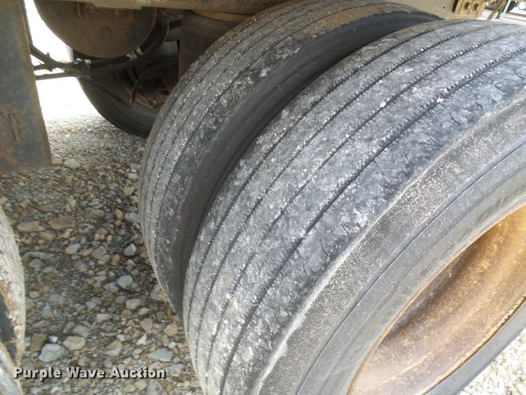 image for item DN6751 2002 Trailmobile  dry van trailer