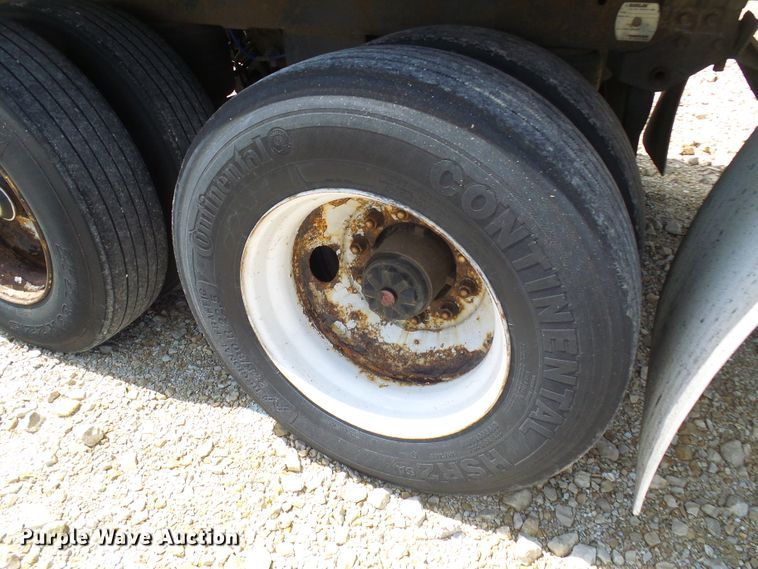 image for item DN6751 2002 Trailmobile  dry van trailer