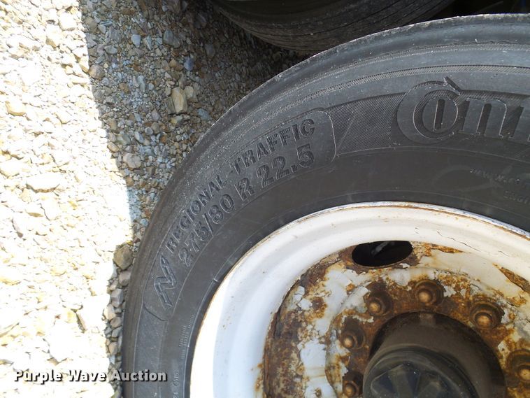 image for item DN6751 2002 Trailmobile  dry van trailer