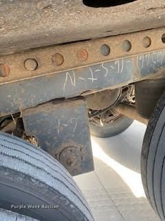 image for item DN6751 2002 Trailmobile  dry van trailer