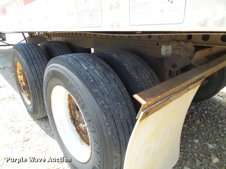 image for item DN6751 2002 Trailmobile  dry van trailer