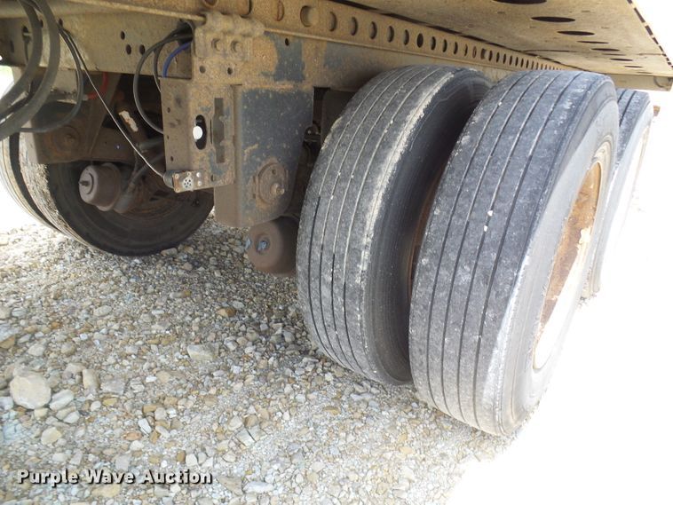 image for item DN6751 2002 Trailmobile  dry van trailer